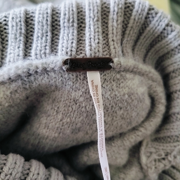 Free People Women's Oversized Pullover Turtleneck Sweater Heather Gray Medium - Picture 6 of 8